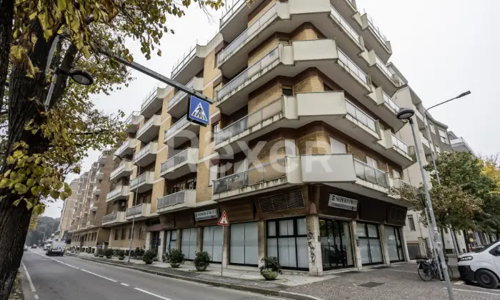 Rexer-Pesaro-Trilocale-da-Ristrutturare-a-Pesaro-Viale-della-Vittoria-angolo-Piazzale-Innocenti-Zona-CentroMare-Altro