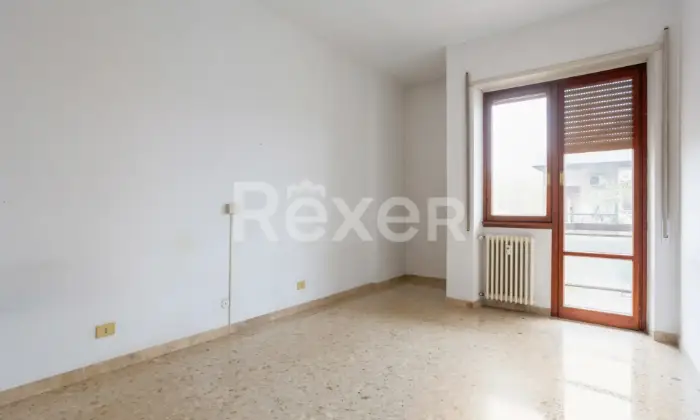 Rexer-Pesaro-Trilocale-da-Ristrutturare-a-Pesaro-Viale-della-Vittoria-angolo-Piazzale-Innocenti-Zona-CentroMare-Altro