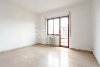 Rexer-Pesaro-Trilocale-da-Ristrutturare-a-Pesaro-Viale-della-Vittoria-angolo-Piazzale-Innocenti-Zona-CentroMare-Altro
