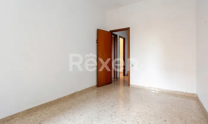Rexer-Pesaro-Trilocale-da-Ristrutturare-a-Pesaro-Viale-della-Vittoria-angolo-Piazzale-Innocenti-Zona-CentroMare-Altro