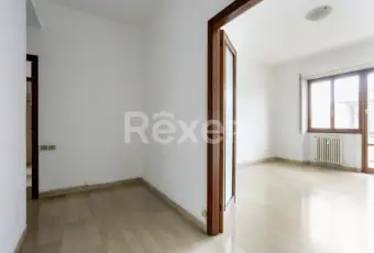 Rexer-Pesaro-Trilocale-da-Ristrutturare-a-Pesaro-Viale-della-Vittoria-angolo-Piazzale-Innocenti-Zona-CentroMare-Altro