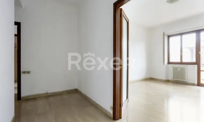 Rexer-Pesaro-Trilocale-da-Ristrutturare-a-Pesaro-Viale-della-Vittoria-angolo-Piazzale-Innocenti-Zona-CentroMare-Altro