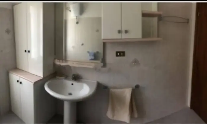 Rexer-Treia-Trilocale-in-via-Fratelli-John-e-Robert-Kennedy-a-Treia-Altro