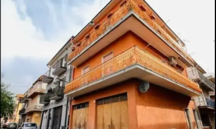 Rexer-Adrano-Appartamento-secondo-piano-con-garage-a-Adrano-Altro