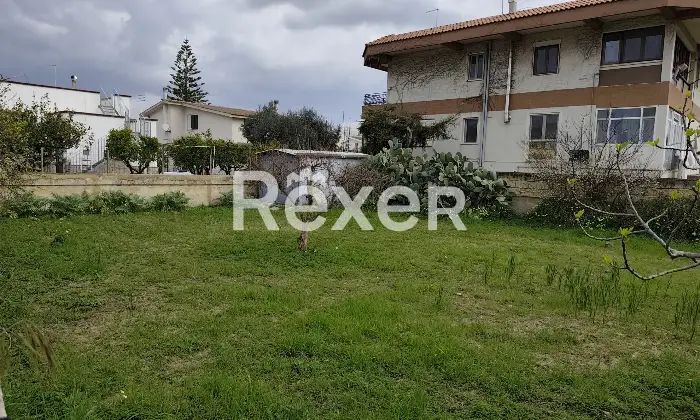 Rexer-Taranto-Villa-con-impianto-fotovoltaico-giardino-e-terreno-edificabile-Altro