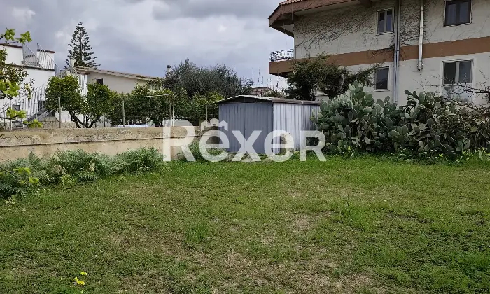 Rexer-Taranto-Villa-di-nuova-generazione-in-classe-A-con-fotovoltaico-giardino-e-terreno-edificabile-Altro