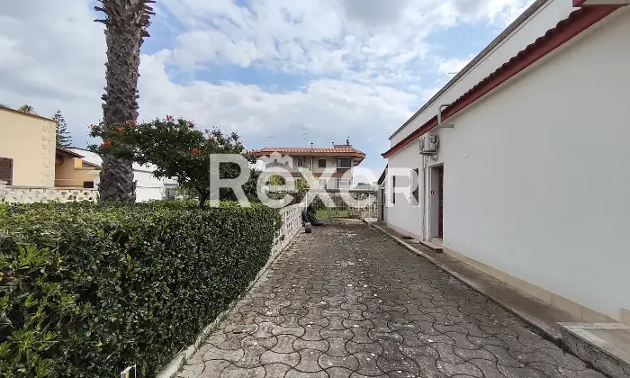 Rexer-Taranto-Villa-con-impianto-fotovoltaico-giardino-e-terreno-edificabile-Altro