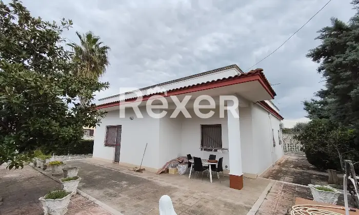 Rexer-Taranto-Villa-con-impianto-fotovoltaico-giardino-e-terreno-edificabile-Altro