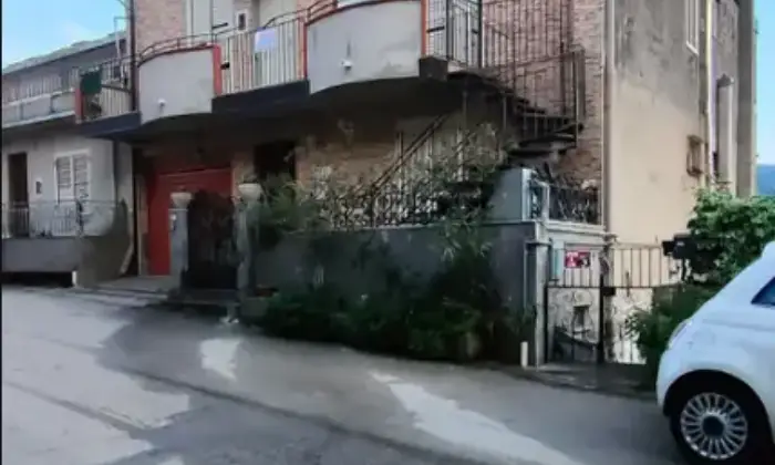 Rexer-Ucria-Appartamento-in-vendita-in-via-Francesco-Crispi-ad-Ucria-Altro
