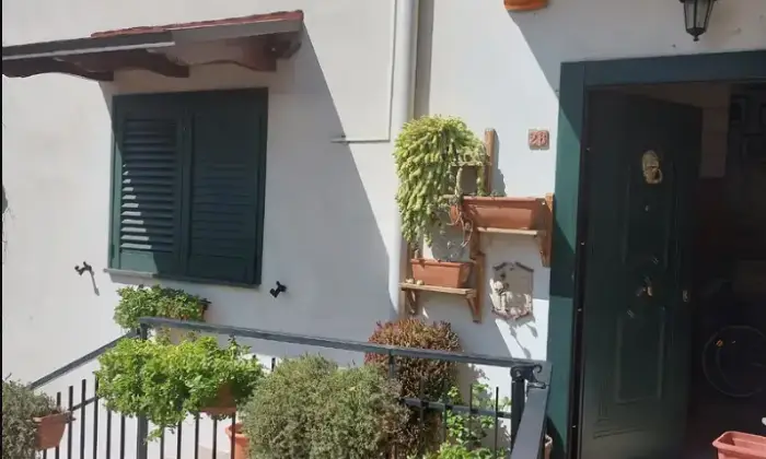 Rexer-Cimitile-Casa-indipendente-in-vendita-in-via-S-Felice-a-Cimitile-Altro
