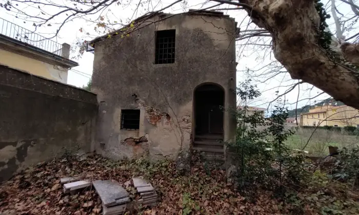 Rexer-Vicopisano-Fabbricato-depoca-nel-centro-storico-di-Lugnano-Altro