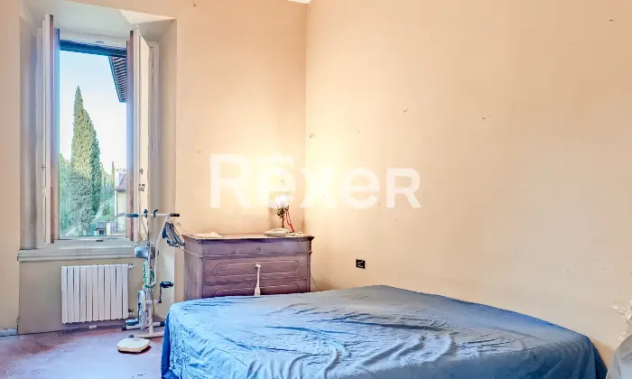 Rexer-Firenze-vani-con-sala-doppia-balcone-e-cantina-Camera-da-letto