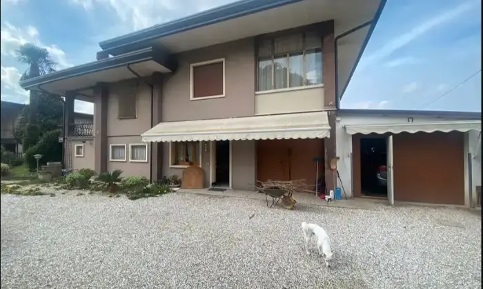 Rexer-Masi-Villa-in-perfette-condizioni-in-via-Settepertiche-a-Masi-Altro