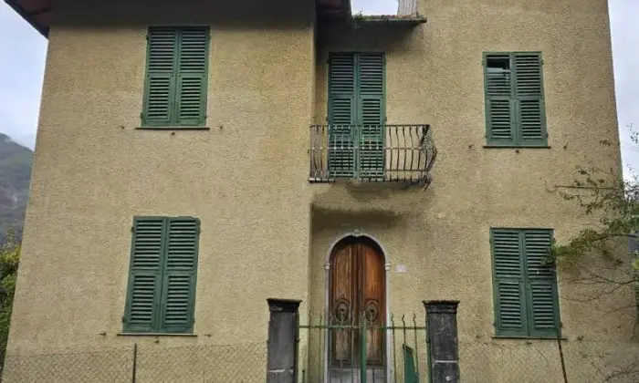 Rexer-Rezzoaglio-Villa-unifamiliare-via-Roma-Centro-Rezzoaglio-Ingresso