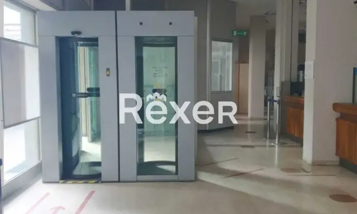 Rexer-BRESCIA-Ex-fililale-disposta-su-due-livelli-Altro