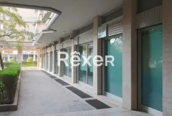 Rexer-BRESCIA-Ex-fililale-disposta-su-due-livelli-Altro