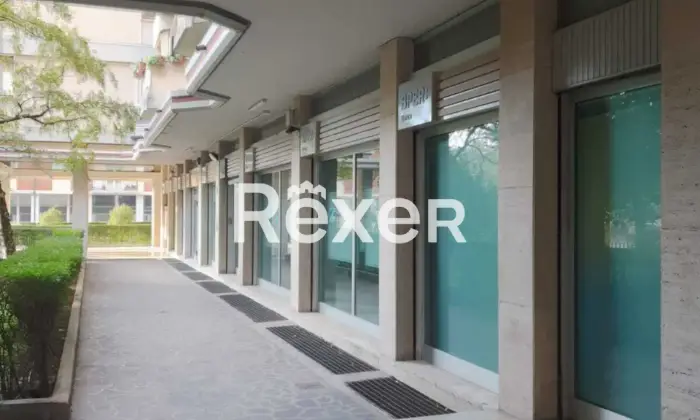Rexer-BRESCIA-Ex-fililale-disposta-su-due-livelli-Altro