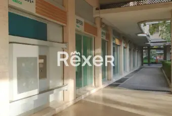Rexer-BRESCIA-Ex-fililale-disposta-su-due-livelli-Altro