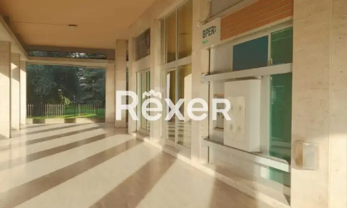 Rexer-BRESCIA-Ex-fililale-disposta-su-due-livelli-Altro