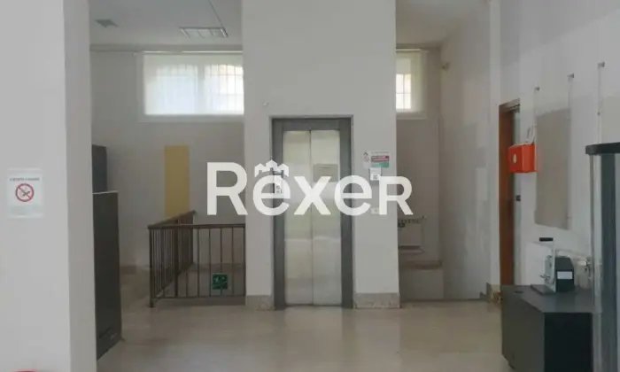 Rexer-BRESCIA-Ex-fililale-disposta-su-due-livelli-Altro
