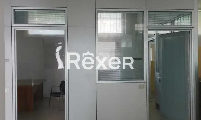 Rexer-BRESCIA-Ex-fililale-disposta-su-due-livelli-Altro