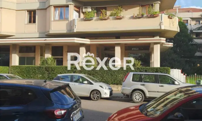 Rexer-BRESCIA-Ex-fililale-disposta-su-due-livelli-Altro