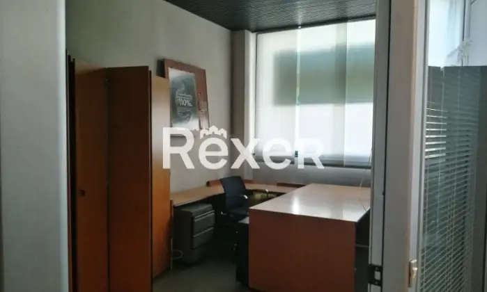 Rexer-BRESCIA-Ex-filiale-bancaria-disposta-su-due-livelli-Altro