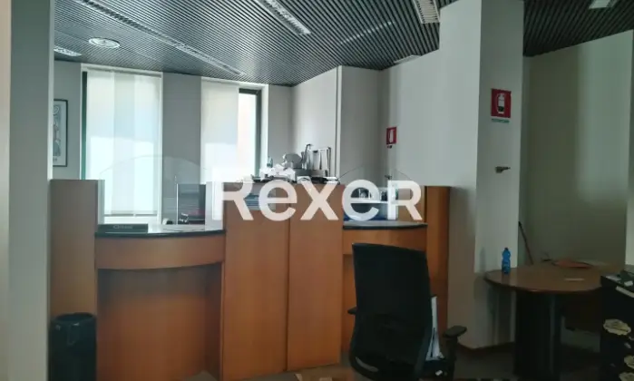 Rexer-BRESCIA-Ex-filiale-bancaria-disposta-su-due-livelli-Altro