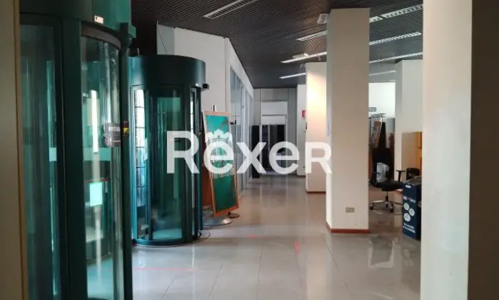 Rexer-BRESCIA-Ex-filiale-bancaria-disposta-su-due-livelli-Altro