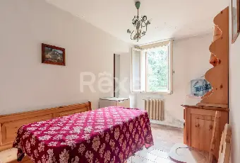 Rexer-Santa-Lucia-di-Piave-Rustico-da-ristrutturare-con-ampio-giardino-garage-e-magazzino-Altro