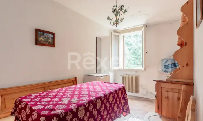 Rexer-Santa-Lucia-di-Piave-Casa-indipendente-con-ampio-giardino-garage-e-magazzino-Altro