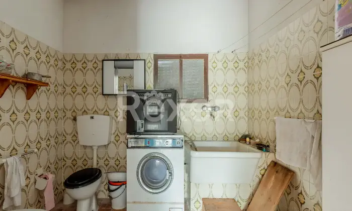 Rexer-Santa-Lucia-di-Piave-Rustico-da-ristrutturare-con-ampio-giardino-garage-e-magazzino-Altro