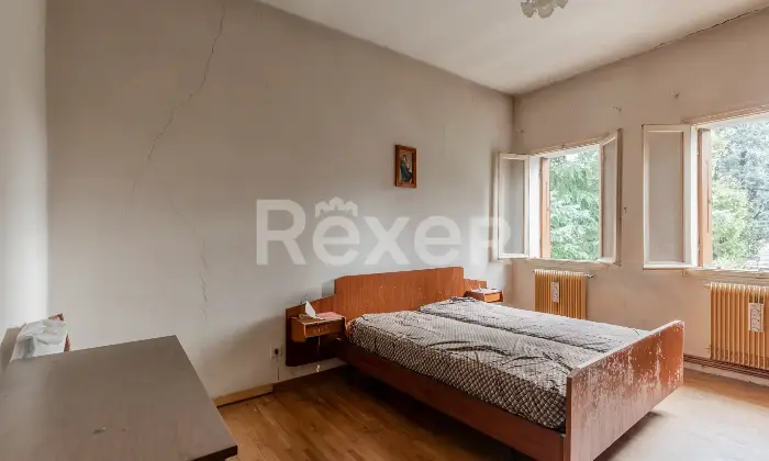 Rexer-Santa-Lucia-di-Piave-Rustico-da-ristrutturare-con-ampio-giardino-garage-e-magazzino-Altro