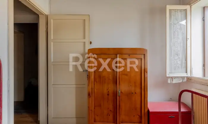Rexer-Santa-Lucia-di-Piave-Casa-indipendente-con-ampio-giardino-garage-e-magazzino-Altro