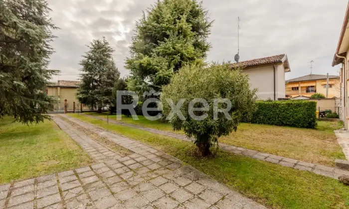 Rexer-Santa-Lucia-di-Piave-Casa-indipendente-con-ampio-giardino-garage-e-magazzino-Altro