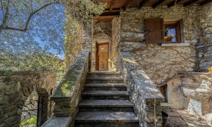 Rexer-Vercana-Casa-indipendente-con-vista-lago-Altro