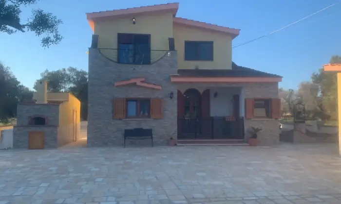 Rexer-San-Vito-dei-Normanni-Villa-indipendente-Giardino