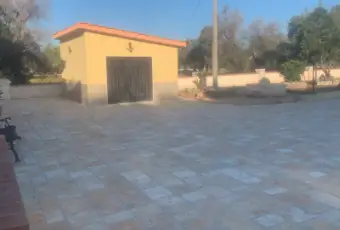 Rexer-San-Vito-dei-Normanni-Villa-indipendente-Terrazzo