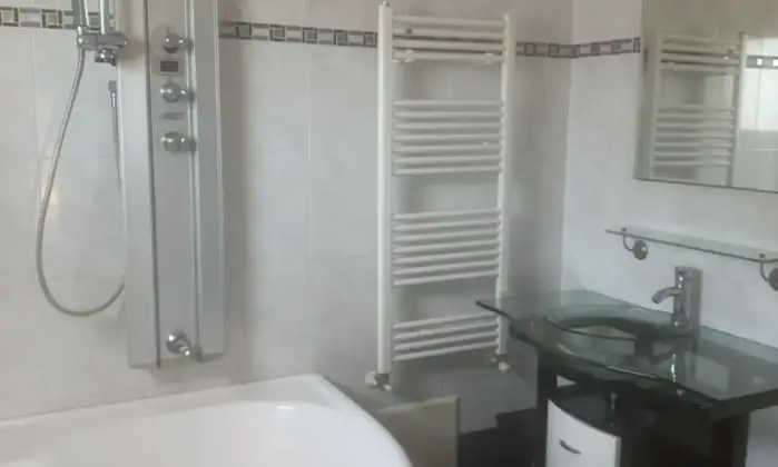 Rexer-San-Vito-dei-Normanni-Villa-indipendente-Bagno