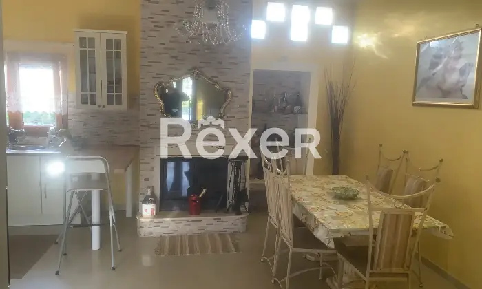 Rexer-San-Vito-dei-Normanni-Villa-indipendente-Sala-da-pranzo