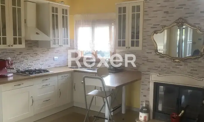 Rexer-San-Vito-dei-Normanni-Villa-indipendente-Cucina