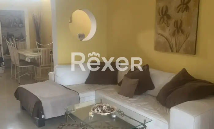 Rexer-San-Vito-dei-Normanni-Villa-indipendente-Salone
