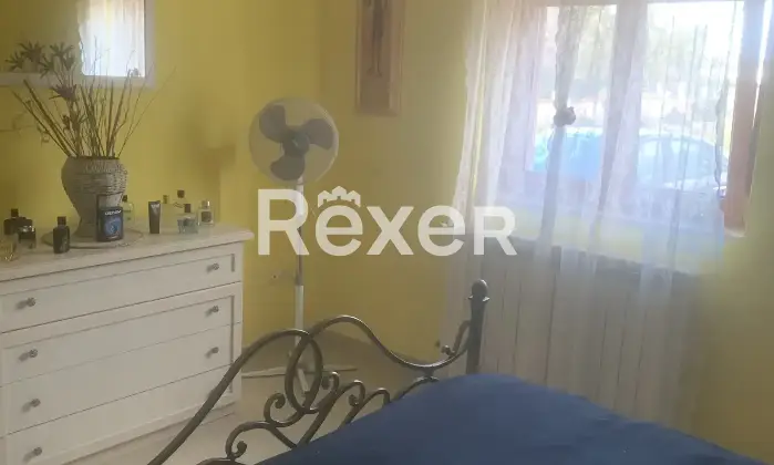 Rexer-San-Vito-dei-Normanni-Villa-indipendente-Camera-da-letto