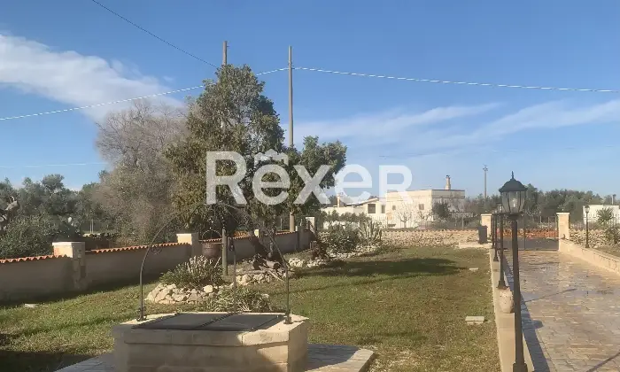 Rexer-San-Vito-dei-Normanni-Villa-indipendente-Giardino