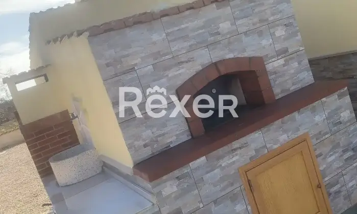 Rexer-San-Vito-dei-Normanni-Villa-indipendente-Esterno