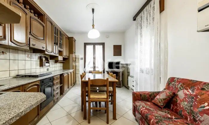 Rexer-SOLESINO-Casa-semi-indipendente-libera-su-tre-lati-Altro