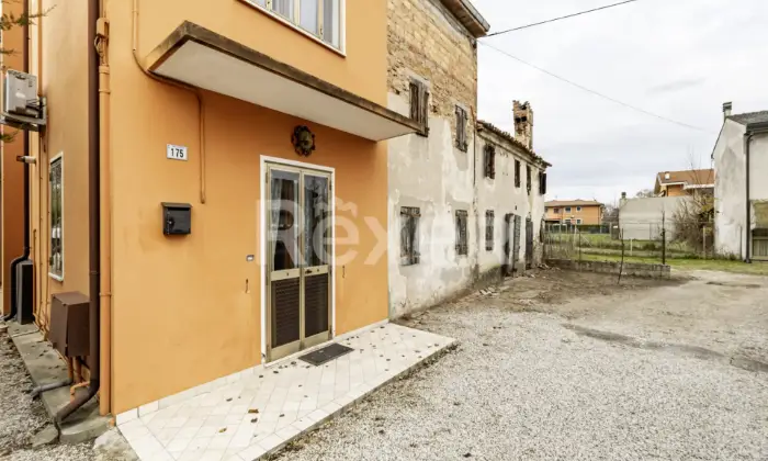 Rexer-SOLESINO-Casa-semi-indipendente-libera-su-tre-lati-Altro