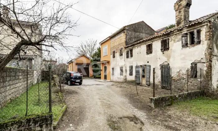 Rexer-SOLESINO-Casa-semi-indipendente-libera-su-tre-lati-Altro