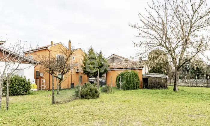 Rexer-SOLESINO-Casa-semi-indipendente-libera-su-tre-lati-Altro