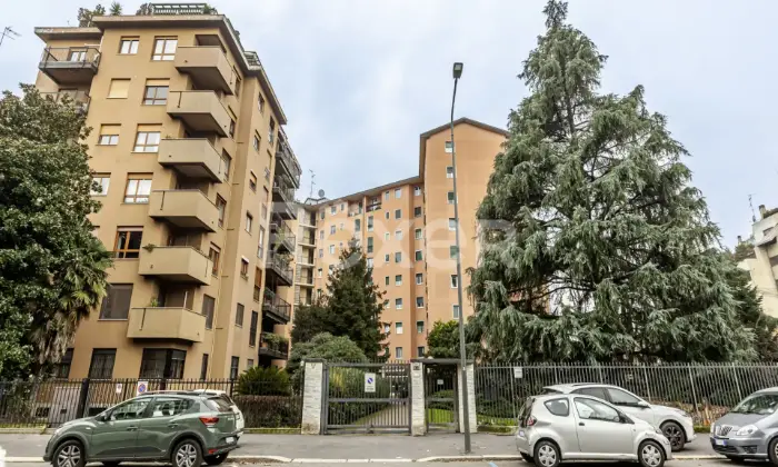 Rexer-Milano-Quattro-locali-con-doppi-servizi-Altro